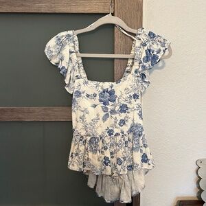 Mi Ami by Francescas | Floral Open Tie in Back Linen Top-Size M